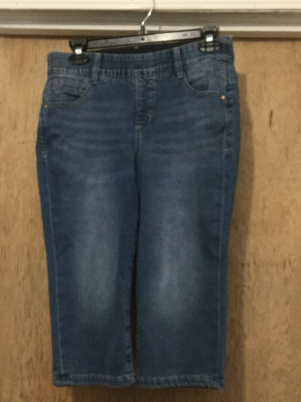 Jag longer length denim shorts size 8 inseam is 15 inches waist is 15 inches